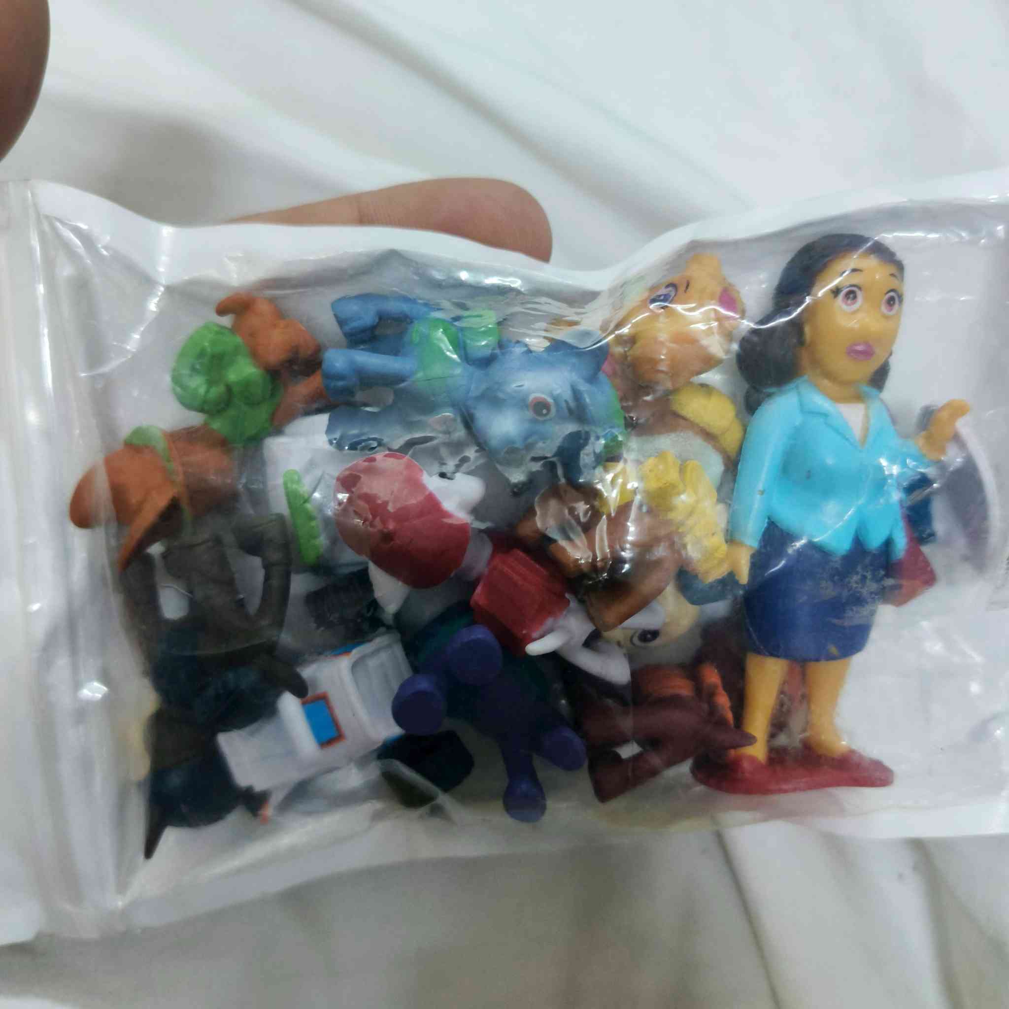 مجسمات دورية المخالب كلهن ب١٥ الف 
***********
