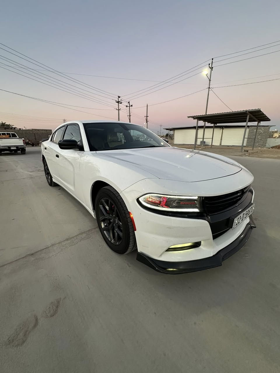 السلام عليكم
جارجر Sxt 🇨🇦 كلين تايل 2017
كفاله عامه من الصبغ والحادث والتبديل 
سياره جديده ب معنه الكلمه وع ايدي قبل 10 ايام جدد سنويه ورقم وهزه جديده 
السياره نضيفه كلش كلش احله من صور
 فول عده الفتحه كشن حضن شاشه كبيره 
ويل 18 جديد مع تخم تاير حداده امامي خلفي وكاله اصلي هستوني نافضهه دهن كير دهن مكينه جديد 🆕 وبل عافيه ع يأخذهه السعر 238 ومجالهه بسيط لشراي 
المكان البصره رقم ***********
