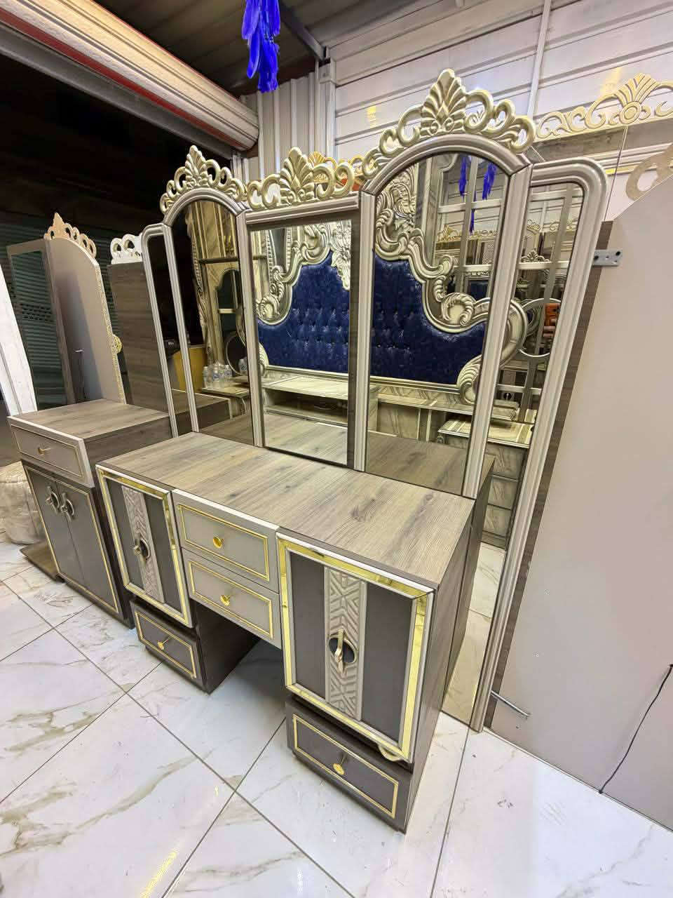 غرفة نوم مستخدمة نضافة 95‎%‎
عدد القطع 11 
نضام بيبان 
موديل حديث 
شغل ثقيل 
ملكية 
انارة شغالة 
كوالتي عالي 
سعرها مليونين 500/مليونين و300
عمولة 50
شد ونقل داخل بغداد مجاني


**إذا كنت صاحب هذا الإعلان وتريد حذفه لأي سبب، رجاءا أرسل رسالة إلى الدعم الفني**