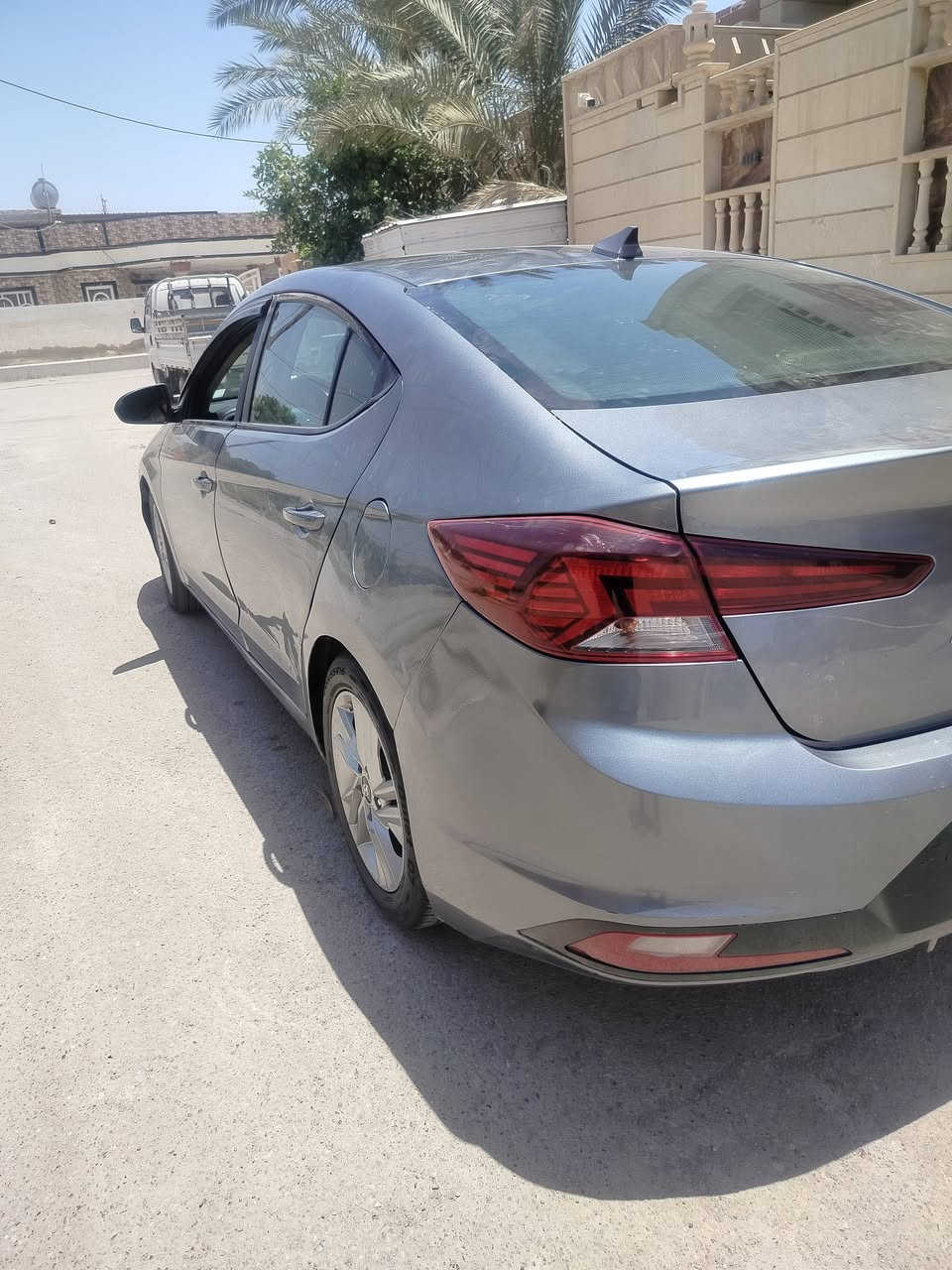 السلام عليكم
 النترا موديل ١٩. رقم اربيل باسمي شخصيا وارد أمريكي بيهه قطعتين فقط فقط چاملق وباب الخلف السايق بدون دواخل  والباقي كله مكفول من اي شي محرك 2000 كير AT سياره حلوه وناعمه ماشيه 141 الف سياره خير من الله لاتنقيص ولاتبخير تخم تاير وصدر امامي خلفي هزه وتحويل جديد
صورة السونار والحادث بالمنشور
السعر 120 والشراي بيه خير ويتدلل
مكان السياره صلاح الدين الاسحاقي
***********
***********
@إشارة
