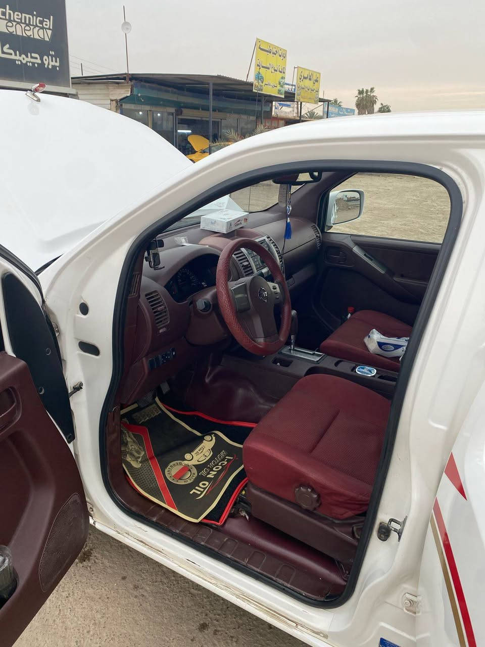 السلام عليكم عندي سياره نيسان نيفارا موديل 2009 للبيع120 شراي خلي يتصل ***********// ***********//***********
