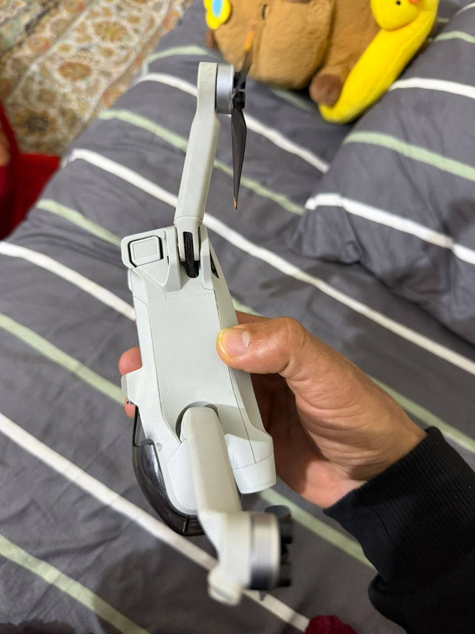 السلام عليكم dji mini 3pro للبيع نظافة 95% كامل ملحقات كارتونة وجنطة درع وحزام جوستك كلشي مابيها لا ضربه ولا شخط فقط كفر الي ماشر بالصورة واكع وسعره 5 يم اهل الصيانة (جوستك سمارت -3بطاريات)
سعرها مليون قفل قفل جدأ *********** واتساب فقط
