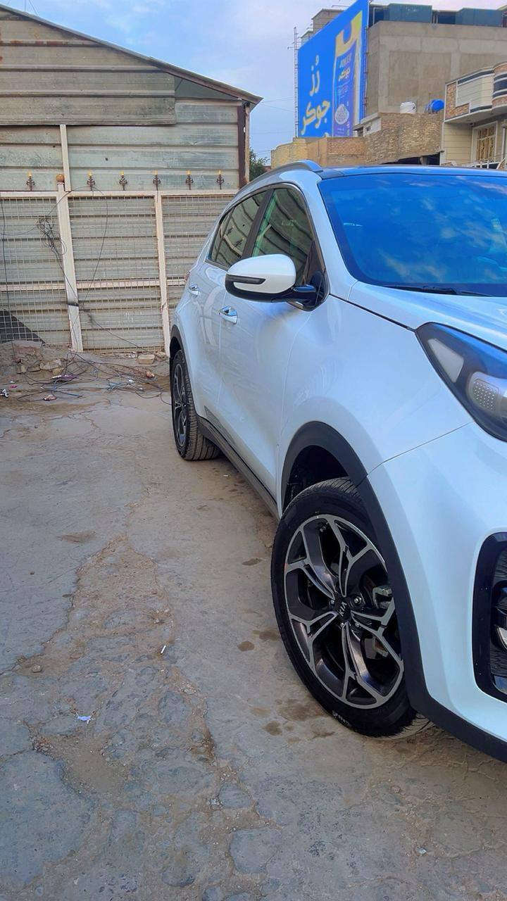 تحيه طيبه السلام عليكم
كيا سبورتج خليجي(جيتي لاين)  
 موديل2019
ماشية 102  km الف
 فول 1/1 

موصفاتها : 
مكينة 2000 
بصمةتشغيل
وبصمة ابواب 
وبصمة صندوك
بانوراما
ترحيب عند الاقتراب
شاحن واير لس
مري شفط 
جنطه كهرباء 
لد نهاري  + بك لايت LED 
لايت ضباب
ويل كب 19
كشنات جلد + كهرباء السائق والصدر
مود درايف DRIVEMODE 3انضمه
ستيرن رياضي  حرف Dمختوم بجيتي
تحكم ستيرن فول مع تحكم بلوتوث
قطعتين تبريد امامي خلفي 
سايد بريك بصمة 
زراگه لايت
لايت اوتو
اريل نفكيشن
حساس امامي
حساس خلفي
نضام منحدرات
5 ويل مال جيتي
شفتات ستيرن
شاشة اعطال
بيها بارد ع كد شبر حافة البنيد 
رقم بغداد باسمي تحويل مباشرة 
السعر 207$ 
العنوان بغداد 
رقم الهاتف ***********
