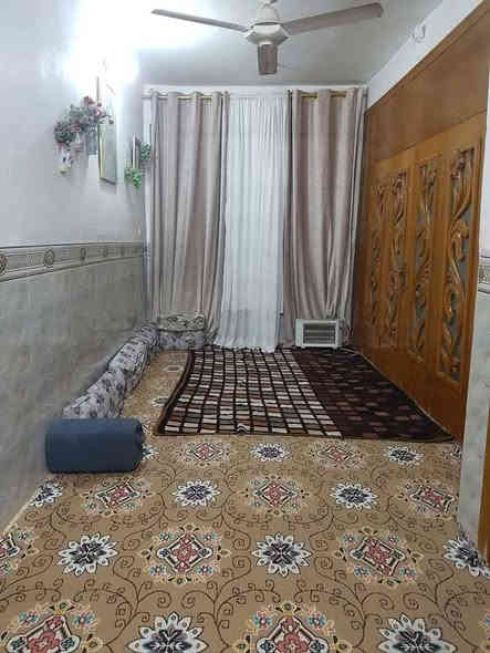 سلام عليكم بيت للبيع في كربلاء المقدسه عله طريق الحر خلف مدرس العتبه العباسيه مدرس العميد بيت طابقين طابق ال اول صاله ستقبال غرفه منور مطبخ صحيات دخليه خارجيه طارمه طابق ثاني ثلاث غرف معا صاله وياهن صطح 
مساحه البيت 100متر وجهت البيت -10نزال 10قرار محكمه سند 25سعر البيت خاص قابل لل مروس كون بيت قريب عل امام رقم هاتف ***********يوجد وتساب
