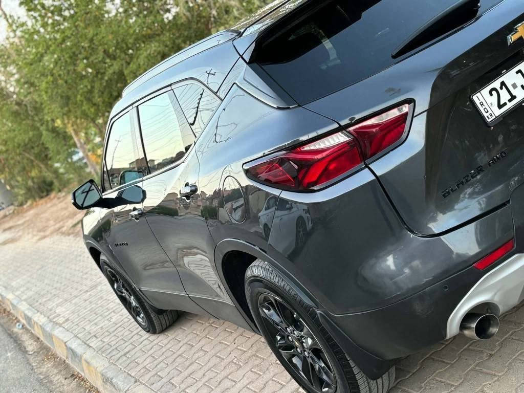 بلايزر 2021
محرك V6 سلندر

نفطي

بيها ثلاث قطع صبغ بدون دواخل شرط كلها عالبلاد

رقم سليمانيه الجديد شرط التحويل

كير محرك شرط

مواصفات LT2

مواصفات معروفه بصمه 4 ابواب

كشنات جلد تبريد تدفئة تحكم كهربائي فول 

تحكم ستيرن جهتين بلوتوث وحاكية وكروس سرعة وتحكم صوت

صندوك كهربائي 

لايتات ليد

رادار جانبي نقطه عمياء

شاشة الدشبول حجم كبير (ايباد)

مواصفاتها هوايه

السيارة عليها ادامه كامله سيرفز كامل

دينار متصرف عليها شرط

مكانها كركوك كوبون بنزين بيها

 سعر مناسب جدا

للاتصال

(***********) كركوك, العراق
