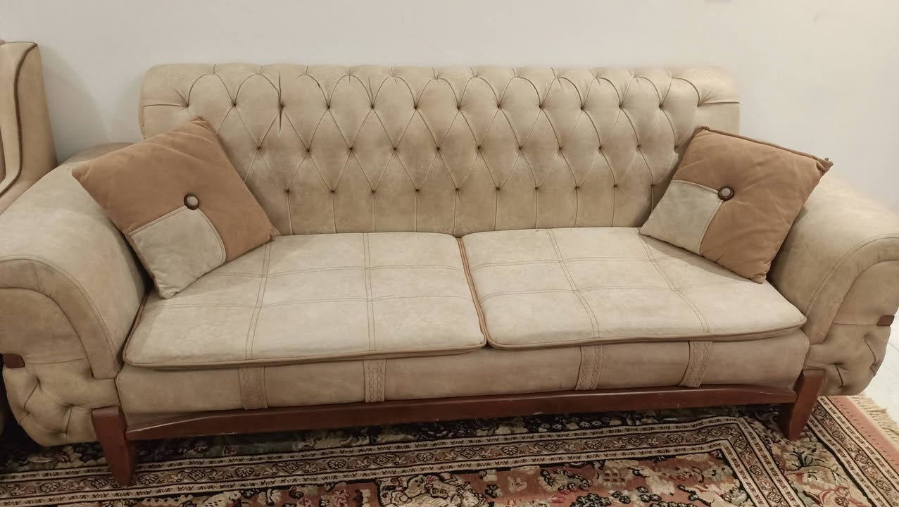 سلام عليكم اللهم صلي على محمد وال محمد اغراض بيت للبيع كلمن وسعره مكان الاغراض بغداد حي الجهاد للاستفسار الاتصال ***********
