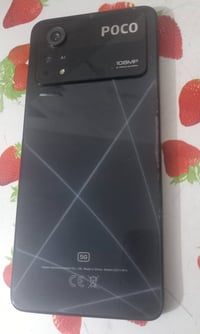 بوكو أكس4 برو • ٢٥٦ جيجا • خلل سماعة