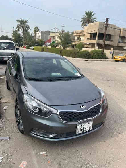 السلام عليكم كيا سيراتو خليجي موديل ٢٠١٦  السياره مري شفط وفتحه بالسقف حساسات امامي خلفي والسياره جديده ماشيه ٥٠ الف حقيقي وشادلها تخم تاير جديد وتبريد جديد اصلي وايضا صدر جديد بغراض اصليه السياره بدون صبغ بيها بارد بالباب خلف السائق وبيها شخط بالصفحه الثانيه مصلح بالكارت والصوره مال الشخط مرفقه 
السياره هزه ورقم بغداد الجديد  وموجوده في بغداد حي الجامعه 
السعر المطلوب ١٣٥ ورقه وبيها مجال للجاد 
الاتصال بالرقم ***********
