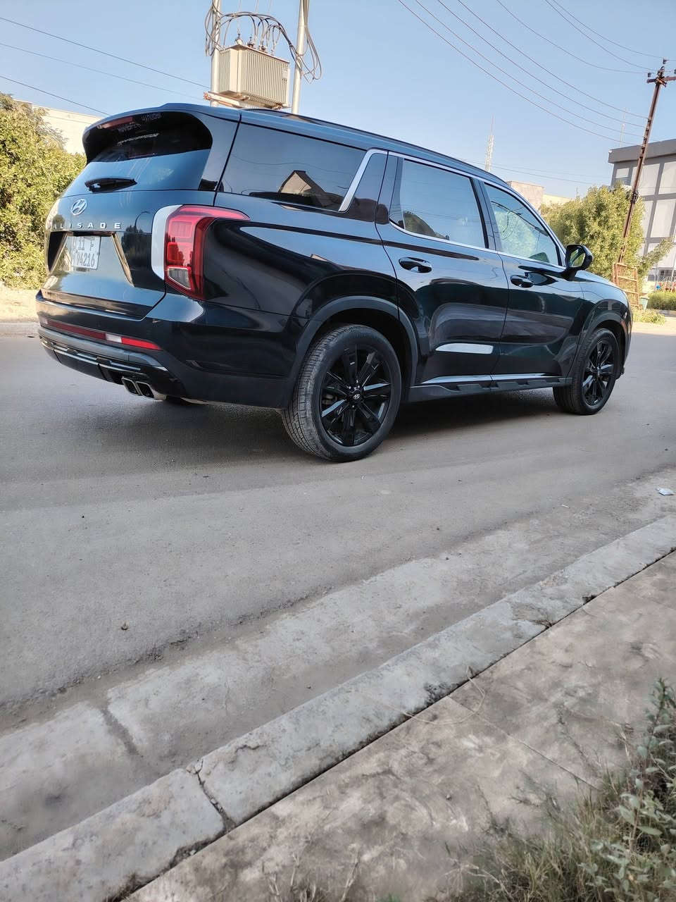 سلام عليكم
للبيع هونداي بلسايد دخول جديد
موديل 2024 داخله كتاب شهداء
رقم بغداد ماشيه ٢٥ لف
اللون حبري 
ضرر السيارة
بنيد نفسه مصلح ومصبوغ
قبق جنطه بي صبغ اكلير من امريكا 
طاك ايرباك استيرن وبرده فقط
رقم شاصي سونار موضح بل منشور 
مواصفاته فول واحد ع واحد
بصمه تشغيل بصمه فتح ابواب وتشغيل عن بعد
فتحه سقف
فول تحكم استيرن
رادارات امامي وجانبي وخلفي
عدد المقاعد سبعه راكب جلد كهربا تدفئه وتبريد
كير بصمه
سايد بريك بصمه
صندوق كهرباء ذكي
كامرات بالمري جانبيه
تبريد سقفي
سماعات مضخم سستم
كراسي الاماميه كهرباء
لد خلفي وامامي الايد زنون
حساس خلفي
وبعد بيه مواصفات أكثر
حجم المحرك 3800
السعر 233 وبيه مجال بسيط 
مكان السياره بغداد حي العامل
اتصال على هذا الرقم ***********
