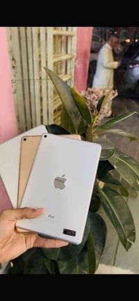 ايباد مني.5 ذاكره 64 بطاريات فوك ل90‎%‎ نضافه 100‎%‎ مسوين عرض بيهن  ا...