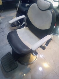 كرسي حلاقة • البصرة حيانية