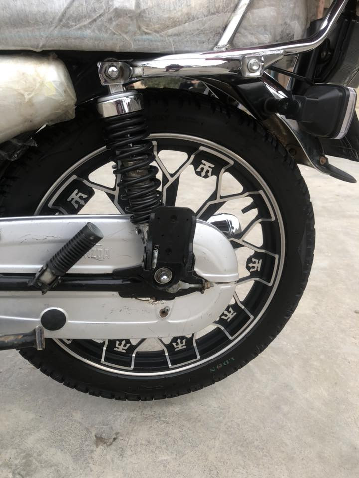 دراجه للبيع سيفان هونزده 🤎
الوان سمنتي اوراق اصولي
الدراجه مكفوله كفاله عامه✨الدراجه ولا مره دايره بانزين عادي كوله محسن 
مكينه وشلعه خير من الله مكينه 200 
كهرباء كوله شغله بصمه تشغيل عن بعد ✈️
الدراجه برغي مابيه نقص تايرات بالجيس دشبول لاكتروني 🔥 مشتغل بيه دلفري شي قليل السعر (850) وبيه مجال حك الجيه تجي تفحص وتقتنع يله تاخذ 💁
العنوان / قضاء الاسكندريه / حي المصطفى الاول 
الهاتف /***********
