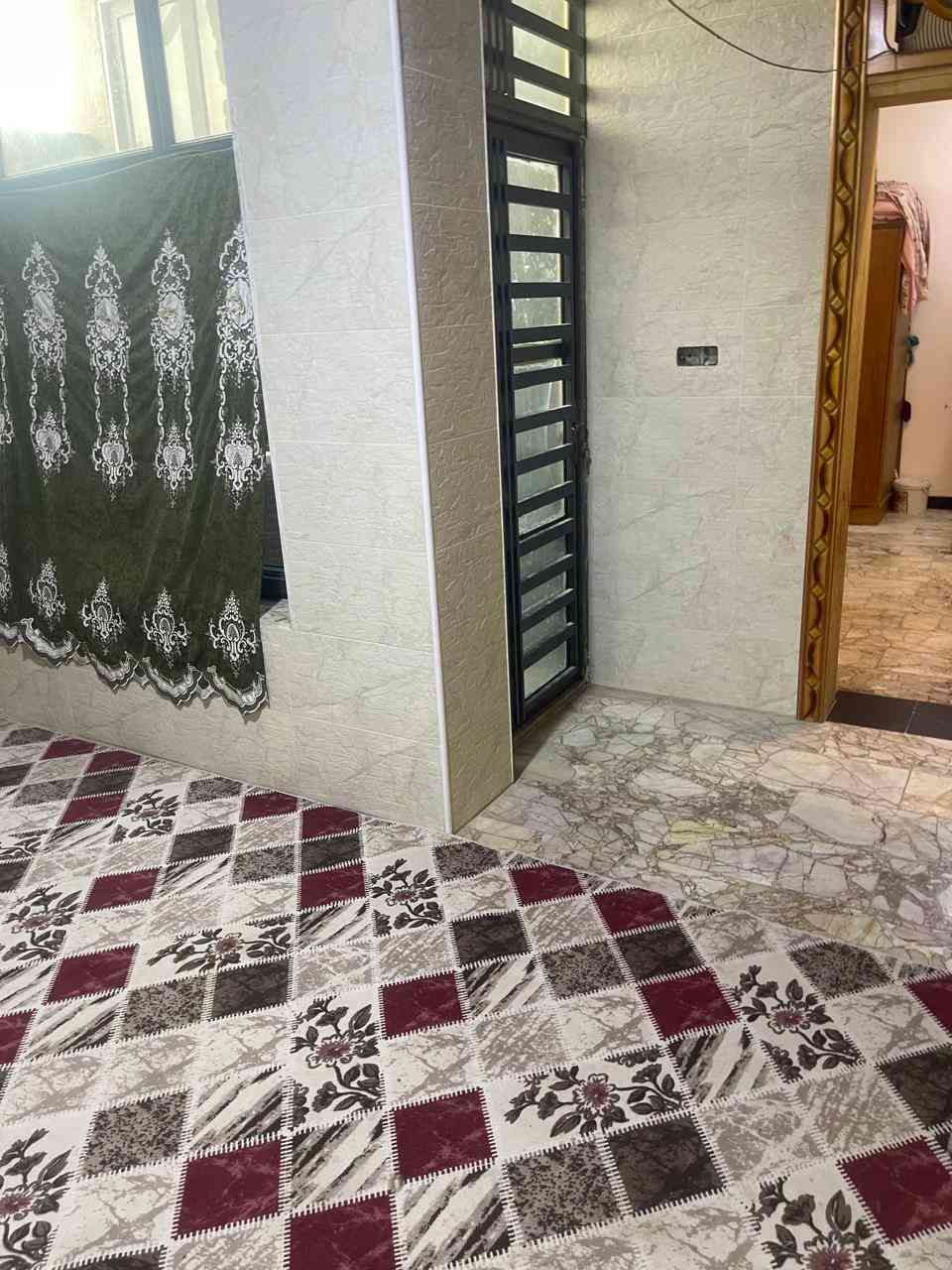 🚨 فرصة مميزة للبيع – دار بموقع حيوي 🚨
معكم علي عباس من كوديا للاستثمار العقاري
📍 الموقع: النجف الأشرف – حي الموظفين
خلف المعارض، شارع 12 – وجه كربلاء
بصف الركن وقريب جداً من شارع 60
🏠 المساحة: 200 م²
🏢 الدار طابقين – بناء حديث (جناي)
✨ المواصفات:
• الطابق الأرضي كامل الأرضية مرمر
• الطابق الثاني نقص أرضية ولبخ
• تصميم مريح ومناسب للعوائل
• موقع قريب من الشوارع الرئيسية والخدمات
💰 المطلوب للإسكان: 66 مليون (كفيل ثابت ما حاجه دور على كفيل ) 
💰 السعر الكلي: 190 مليون
يعني تدفع مقدمه قدرها 124 وتستلم البيت .
📞 للتواصل والاستفسار:
***********
🌟 دار بموقع ممتاز وفرصة حقيقية للسكن أو الاستثمار
