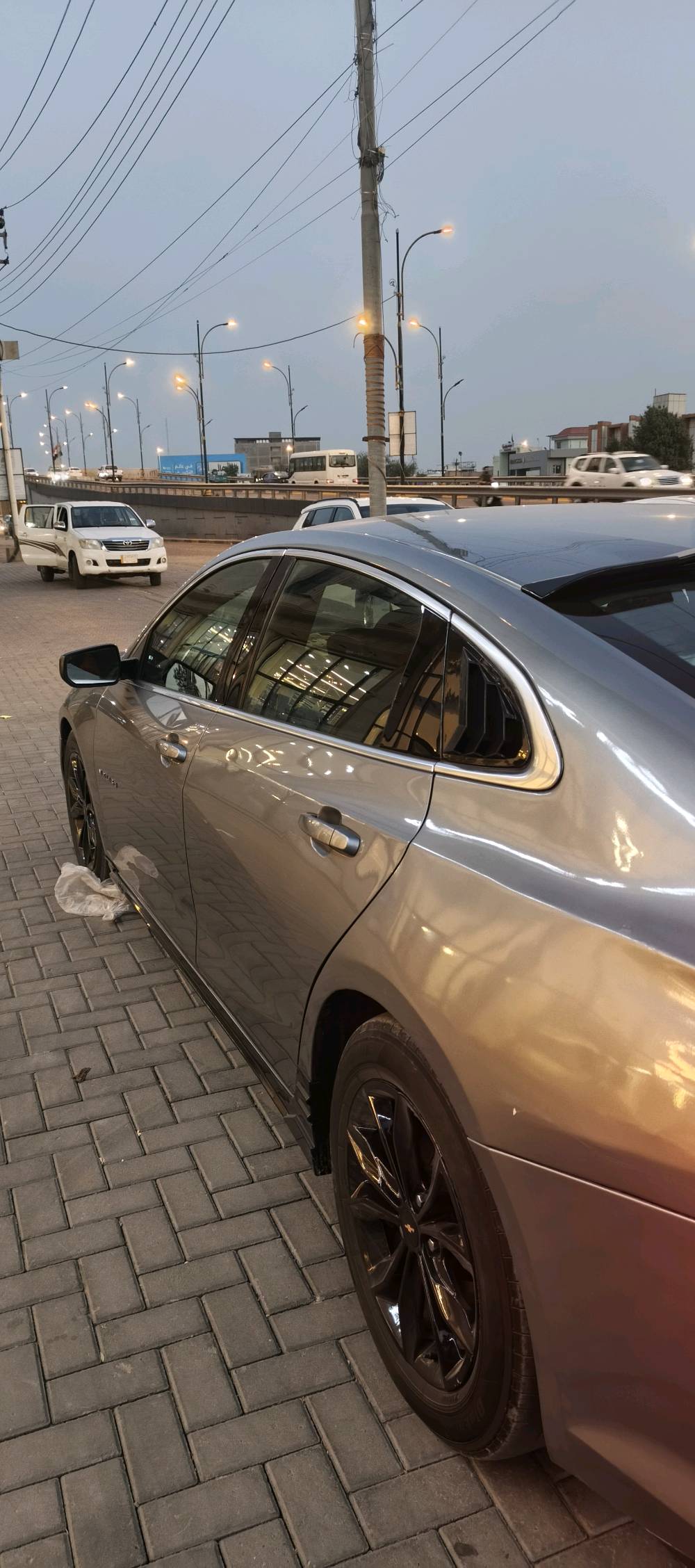 🚗 للبيع: شفروليه ماليبو LT موديل 2023

- الفئة: LT
- اللون: سلفر
- الوارد: أمريكي
- المحرك: 1.5 لتر تيربو
- ناقل الحركة: أوتوماتيك CVT
- دفع أمامي
- شاشة لمس مع Apple CarPlay وAndroid Auto
- تشغيل بصمة ودخول ذكي
- كاميرا خلفية
- السيارة نظيفة وجاهزة للفحص
ملاحضه السياره معوقين كربلاء
للاستفسار يرجى التواصل على الخاص أو الاتصال., ***********