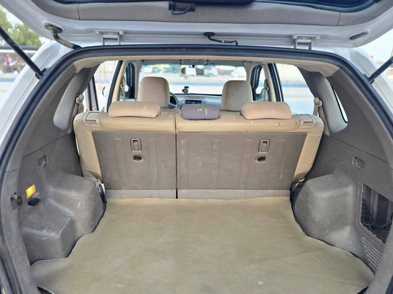 هيونداي توكسان موديل 2009
اللوحات اربيل دولي 22
 كفالة عامة فقط بارد الجاملغ الأيمن  10 سم  موضح بالصور المرفقة 
حجم المحرك: Cylinde 4 2000
اللون: رصاصي
عداد المسافة: 189 الف قابله للزياده 
مكينة وكير مكفولات
للأستفسار ***********
مكان السيارة النجف الاشرف 
السعر 122 $  وبيها مجال 
#توسان #هونداي
