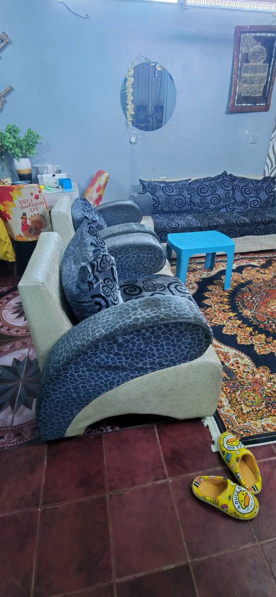 تخمين ونص للبيع قيم واخذ المكان الزعفرانية ***********
ابيع تخم واحد عادي الجوزي وحد والازرق وحد
