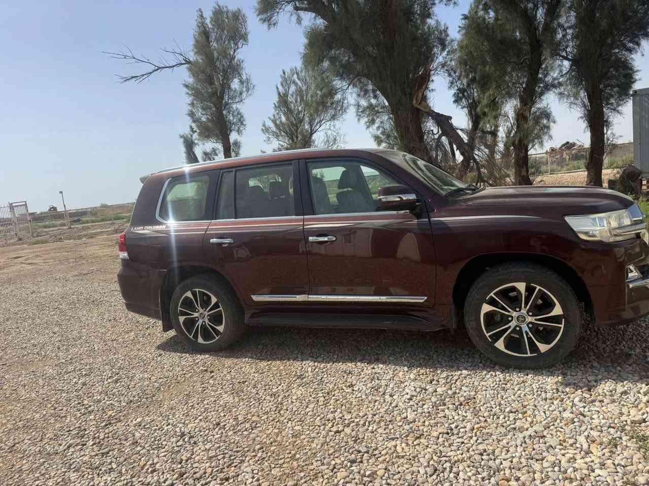 السلام وعليكم
سعر جدا مناسب لاندكروز 2016 افطيم GXR
رقم بغداد  تحويل ثاني يوم 
السياره كفاله  
السياره ماشيه134 الف 
مكان سياره بابل 
السعر 420 الف دولار وبيهه مجال بسيط 

المواصفات 
بصمه 
بصمه ابواب 
6 سلندر 
كشنات كهرباء 
كشن السائق 3 حركات 
كشنات جلد 
ايرباك  تخم تايرات هسه شادهن

سلايت 
مري شفط 
مري قلاب عند الرجوع 
اشاير بالمري 
حساي امامي خلفي 
كامره 
زراك لايت 
تحكم ستيرن 
ثلاجه 
المواصفات الفطيم معروفه
***********

***********
