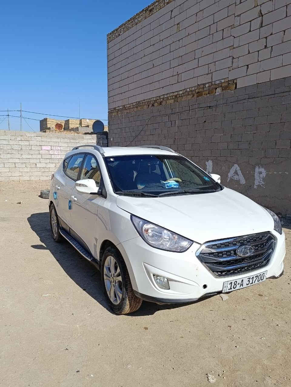 سلام عليكم 
توكسان للبيع موديل 2012
وارد خليجي صبغ حزام سياره جاهزه
كير مكينه حداديه كهربائيات 
سنويه جديده بأسمي رقم بابل
السعر (120) وبيه مجال رقم موبايل
  ***********.   مكاني ديوانيه
