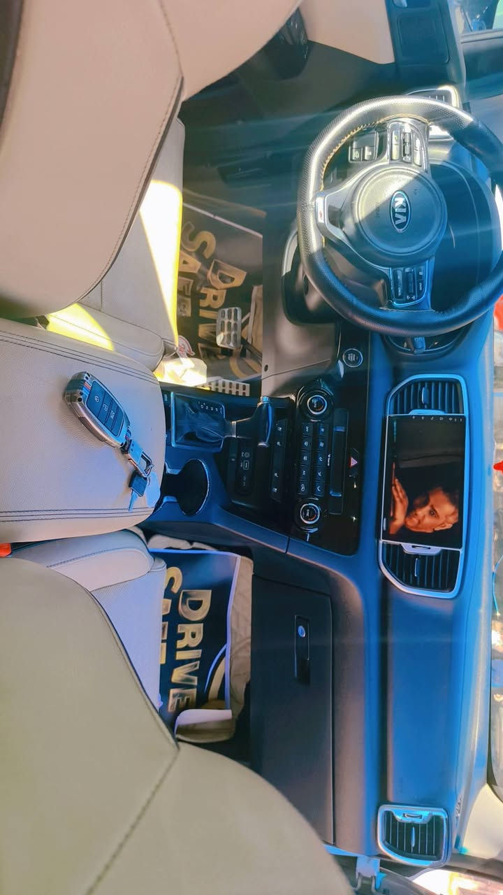 كيا سبورتج2016 جي تي لاين
المواصفات سقف بانوراما بالكامل ايرباكات عدد 8

تشغيل بصمه بصمات ابواب امامية

هاند بريك بصمه

ترحيب عند الاقتراب من العجله

جنطه كهرباء + بصمه + فتح ذكي( تفتح تلقائياً عند الاقتراب)

حساسات اماميه خلفيه

نقاط عمياء

اشاير بالمري

مري شفط كهرباء

مراية سايق اوتو دم تضليل ليلي عند الانعكاس

نظام ماسحات اوتو +بالاضافه لماسحه خلفيه

داخل قرميدي

كشنات جلد

 اربع كشنات تدفئه (خلفي امامي)

كشنات اماميه تبريد

تحكم كشنات  اماميه كهرباء ( سايق + صدر )

نظام تدفئه تبريد منعزل ( مناخين )

تبريد خلفي امامي

شاشة تاب إصيلة رام 64

بك لايت لد بيها طخات بسيطة موضحة بالصور بدون صبغ أو تبديل ..استخدام شخصي 

🛑 السعر 170 ورقة المكان بغداد 

رقم اربيل دولي باسمي 

الاناره الاماميه فوول زنون بلادي وليس عمل

زراك لايت امامي

دوسات بلاديه 

تطعيم نيكل بلادي

نظام دفع فور ويل

انظمة قياده (اعتيادي / اقتصادي / سبورت )

شفتات كير بالستيرن ( نظام رياضي )

نظام منحدرات

نظام اوتو هولد

نظام شحن الموبايل السريع

نظام ستريو معروف ماركة JBL

فوول تحكم ستيرن

 وماشية فقط 89 الف  / محرك 2400

رقم صاحب السيارة

***********
