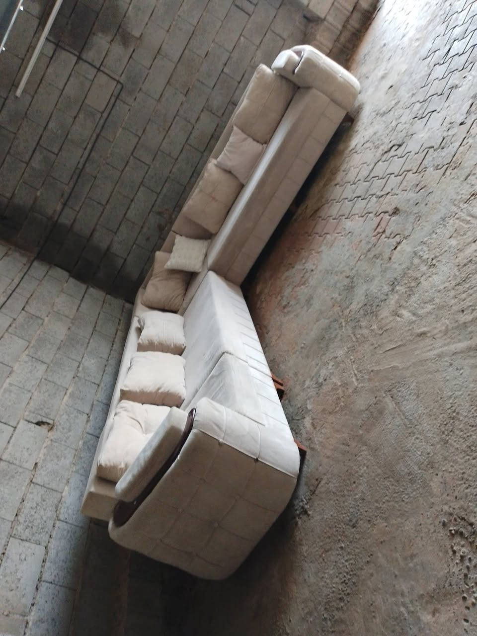 ديوان تركي شرط النضافة6متر 200وتوصيل مجاني داخل كركوك ***********
