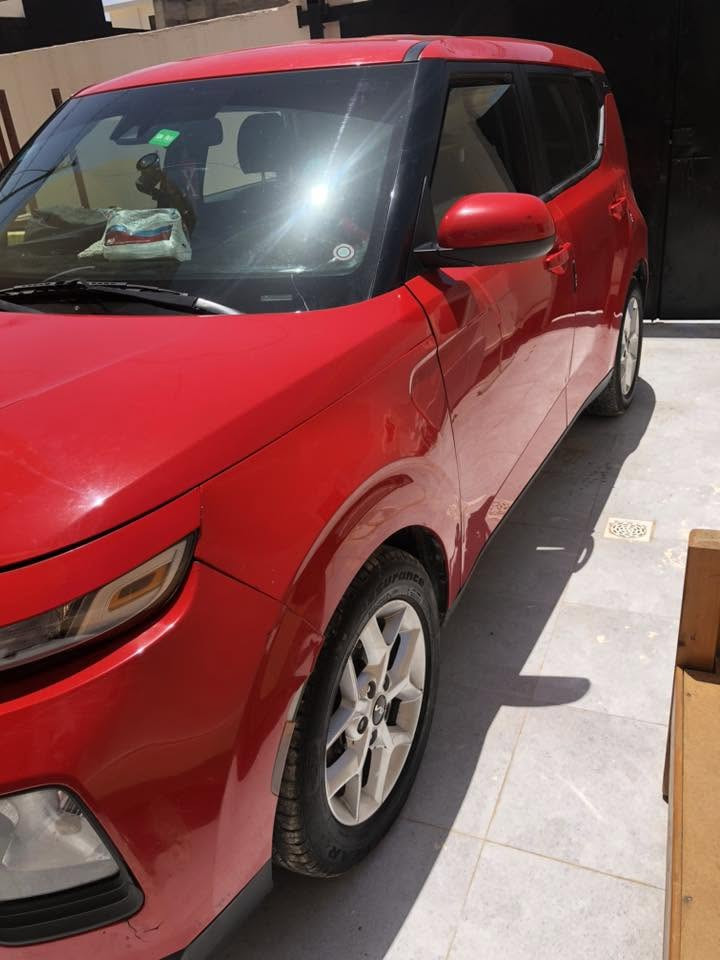 كيا صول LX موديل 2022 

اللون احمر 

رقم بغداد 

تحويل مباشر 

نقصها فقط تبريد 

   ضررها 3 قطع صبغ بدون معجبون 

مواصفات

محرك 2000 دوش

كير AT المرغوب 

رادار امامي وخلفي وجانبي

وضعيات قياده

كاميرا دواره

لايت اوتو

مثبت سرعه

توقف ذاتي وتحديد مسار

ابل كار بلي

وبعد هواي مواصفات 

صور الضرر بالمنشور

السعر 125 وبيها مجال شي قليل 

لاستفسار اتصال واتساب 
***********
