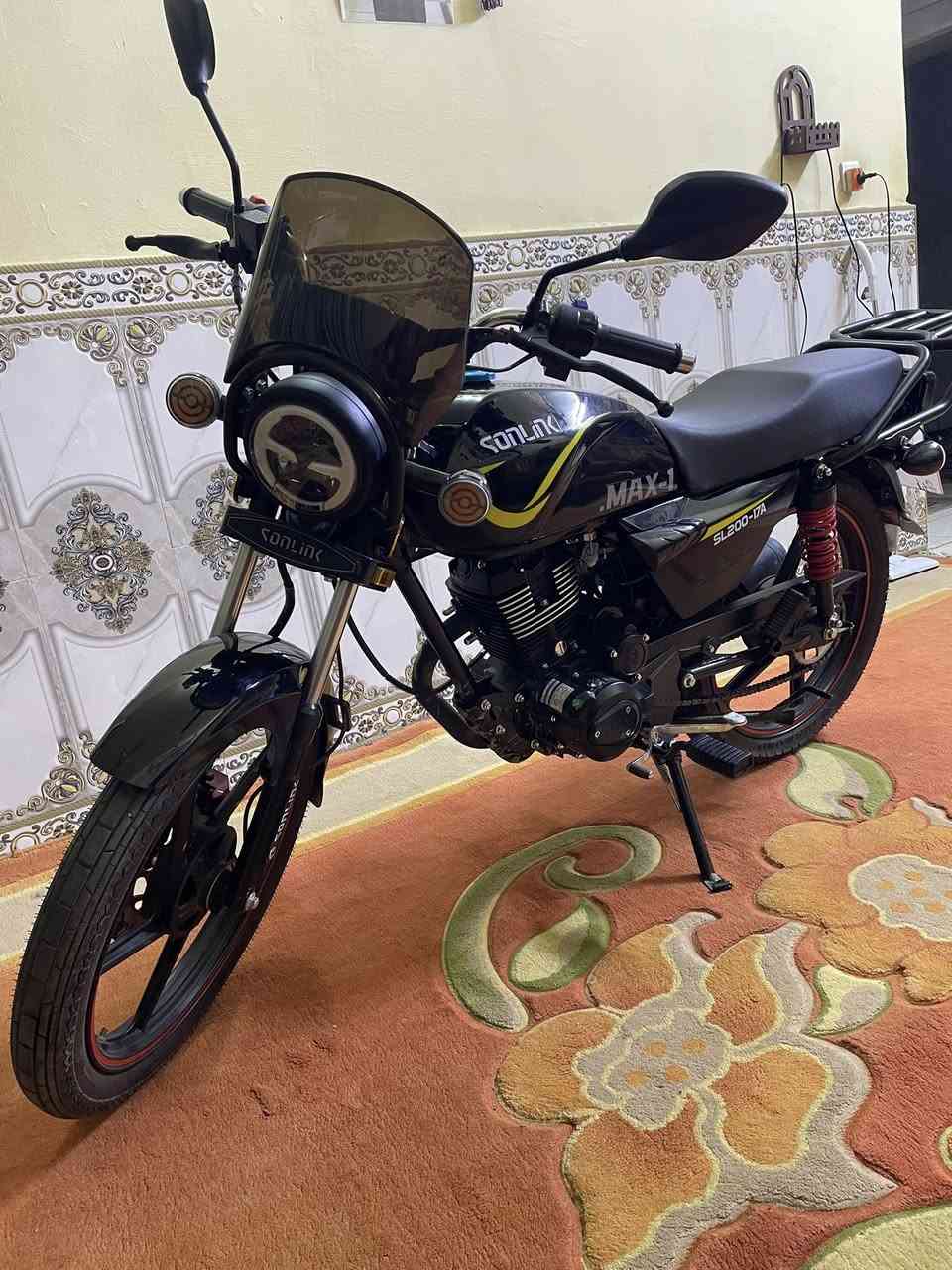 السلام عليكم 
دراجة سونك سيفان موديل 2025
دراجة زيرو ماشية قليل جدا 
محرك 200cc
كهربائيات شغالة كلهن 
دراجة مكفولة كفالة عامة 
بعدهة بحالة الوكالة 
مكان 🛵جسر ديالى القديم 🛵


**إذا كنت صاحب هذا الإعلان وتريد حذفه لأي سبب، رجاءا أرسل رسالة إلى الدعم الفني**