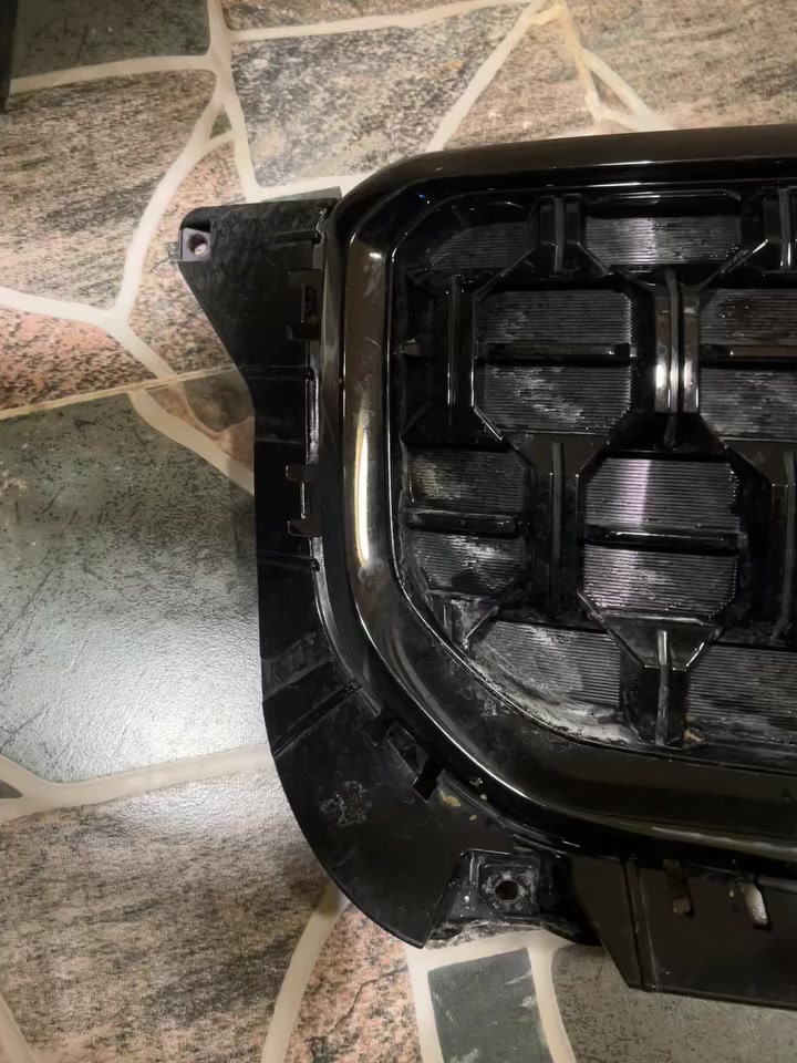 السلام عليكم 
للبيع نص دعامية وشباك ضرر خفيف 
لون نفطي Sx prestige X pro 
السعر ٢٠٠ الف
مكاني اربيل
***********
