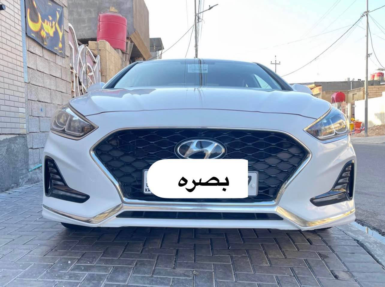 هونداي سوناتا كوري موديل 2022 بصره حره 
بيها فقط باب خلف عبري العبري مرشوش من كوريا 

مكينه 2000 بانزين
شاشه وكاميرا 
بجم اطر لدات
ماشيه 45 كم
سيارة جديده 
سعر 183 $
*********** البصرة, العراق
