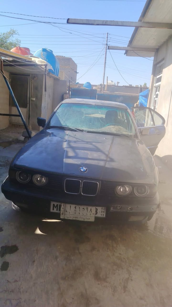 السلام عليكم 525 بيام مديل 88 للبيع مستعجل عليهه تخم تاير تخم ويل 18 سدر امامي جديد كير مكينه وضفيره ما حاويه عربانه الخلفيه نص عمر سعر 30ورقه ***********
