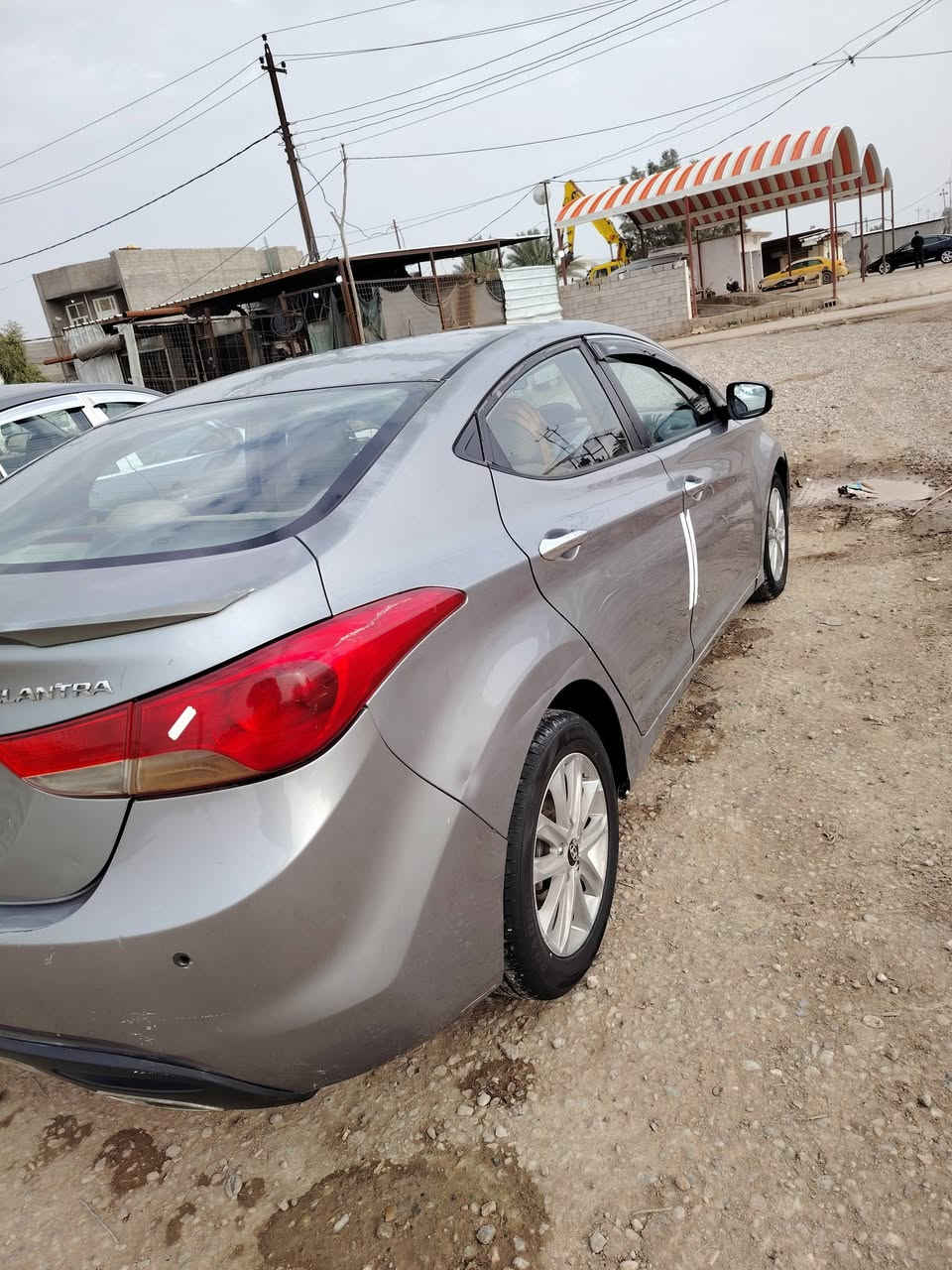 النترا ٢٠١٢ خليجي رقم شمالي بسمنه هسه جديده بيه جاملغ وبنيد مكينه جديده شديناها سعرها ١٠٠ وبيه مجال حك الجيه ***********
