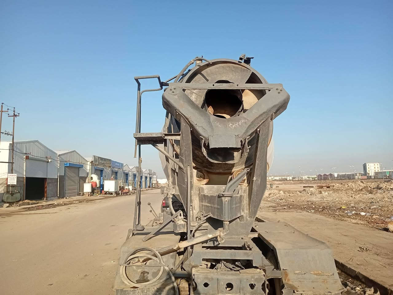 جدر ومكينه دويز ١٠ متر كامل من الشاصي تفتح سعر ٤٥ وبي مجال ***********
