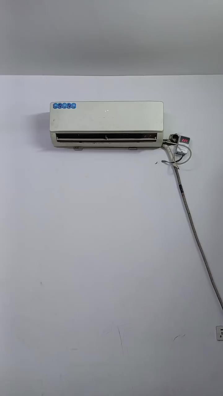 سبلت حجمه طن واحد للبيع *********** *********** بغداد غزاليه ب ٢٥٠ الف دينار وبيهه مجال تدفئه وتبريد شغال
سبب البيع اريد اشيل اتحول من مكان إلى مكان اخر
