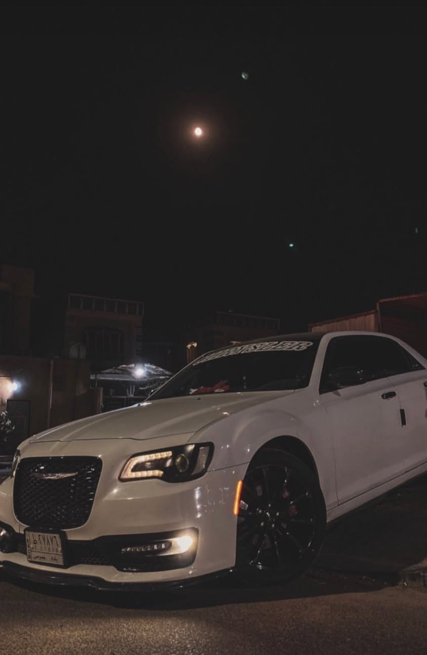 � للبيع كرايسلر 300C (أوباما) موديل 2018 🚘
🔹 اللون: أبيض لؤلؤي
🔹 محرك قوي وأداء ممتاز
🔹 السيارة مزودة بسونار أمامي وخلفي
🔹 استخدام شخصي واهتمام عالي جداً
🔹 لم تعمل على الطرق الخارجية لمسافات طويلة
🔹 تبريد ممتاز ومحرك بحالة جيدة
🔹 داخلية نظيفة ومريحة
🔹 هيكل أنيق وحضور مميز على الطريق

✅ تعرضت السيارة لحادث سابق داخل العراق وتم إصلاحها بشكل جيد وعادت للخدمة بصورة طبيعية.

السيارة مناسبة لمن يبحث عن الفخامة والراحة والثبات على الطريق بسعر منافس مقارنة بموديلها ومواصفاتها.

📸 الصور المرفقة تتحدث عن حالتها.
📍 للجادين فقط، المعاينة خير دليل
السعر 170
*********** 
***********
