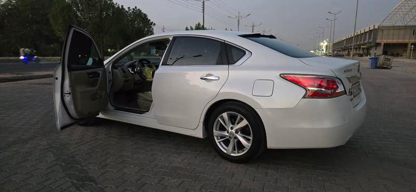 نيسان التيما 2015 
خليج
مابيهه مكفوله من دعاميه لل دعاميه 
رقم سنويه جديده 
ماشيه 160 الف  
كشنات   جلد شاشه كبيره  مواصفات SLعداًسلايت
عنوان ديالى خانقين السعر 142
***********
