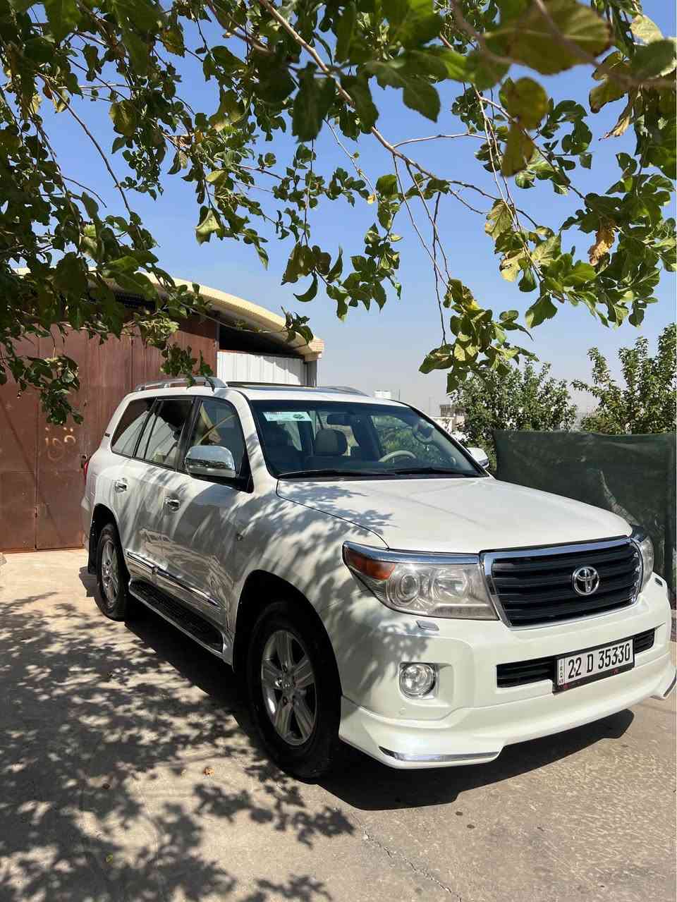 تویتا لاندگرۆز مۆدیل2010مواسەفات VXR مواسەفات لیگزز  جاملخ لای سەکن پشتەوە سبوخە بەبێ ژۆرێ  سەعر٣١٥$ 
*********** أربيل, العراق
