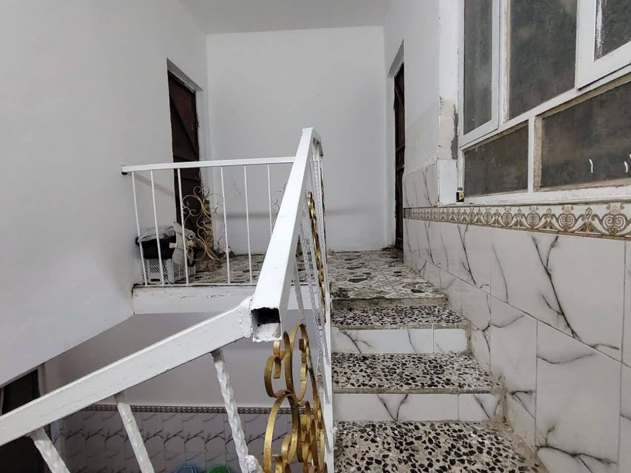 #يالله 
بيت للبيع 

سيد جميل 
بشارع 15 قرب الطاقه مال الكهرباء 

مساحته 100 متر 
طابقين 

بناء نظيف #طابو_صرف

السعر 60 وبيه مجال للشراي 

الاتصال ع الارقام التاليه أو مراسلتنا عبره الواتساب 
***********
***********

#ملاحظه"لدينا جميع البيوت والقطع الأراضي بأسعار مناسبة 

#وجاهزين"لعرض عقاركم عندنا
