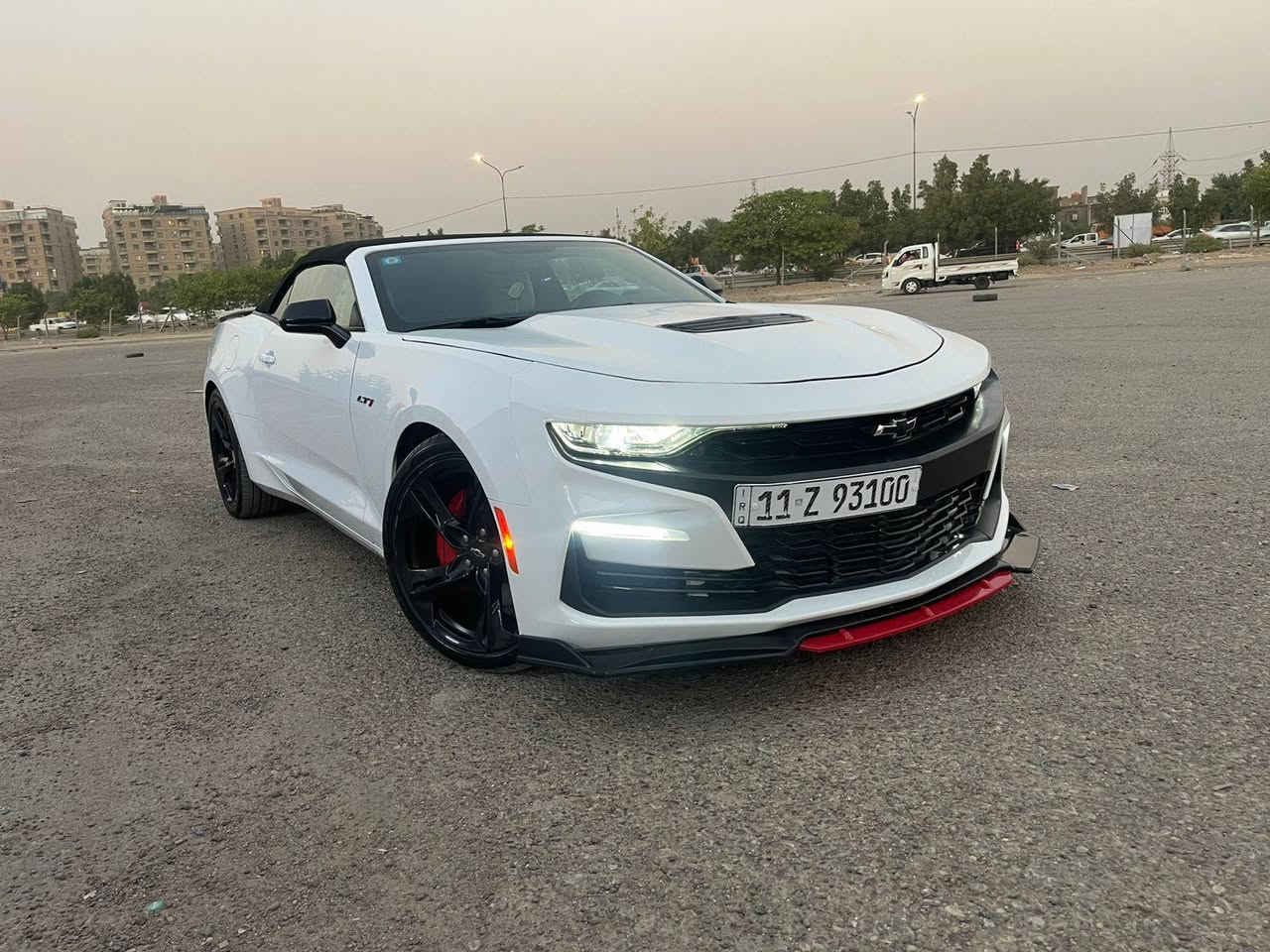 السلام عليكم للبيع كمارو                                                     موديل 2023.                                                               وارد امريكي.                                                                 رقم بغداد الجديد تحويل ثاني يوم.                                        ماشيه 23ميل                                                                  كير محرك مكفول                                                             محرك 8سلندر.                                                           السياره جاهزه مانقصه شي                                             مكان بغداد العامريه.                                                   للتواصل *********** /*********** بغداد, العراق
