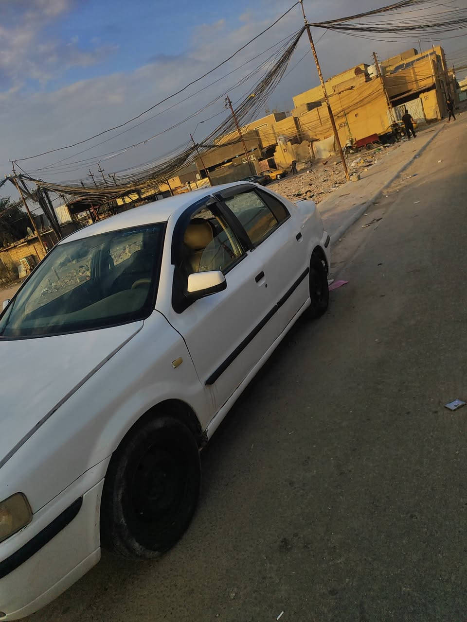 سلام عليكم سمند موديل 2011 سياره نضيفه. رقم واسط تحويل مباشر السعر 30بيه مجال مكان سياره كربلاء ***********
