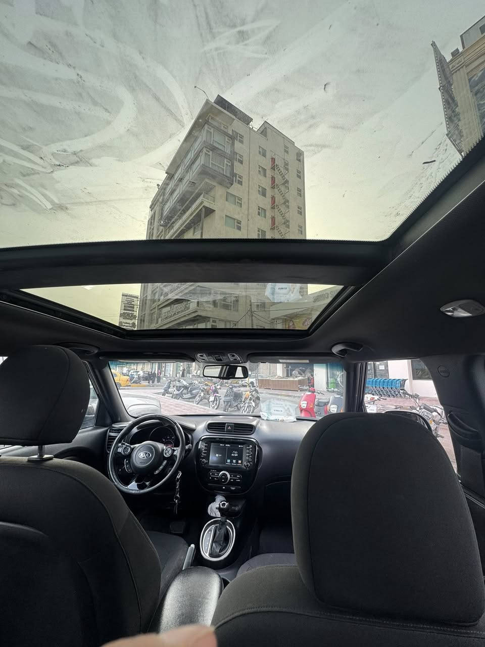 كيا صول 2014
وارد اميركي  

فول مواصفات 

ماشيه 106mil

محرك 2000

الضرر مرفق بل سونار 

السعر115 

0773 4446769
