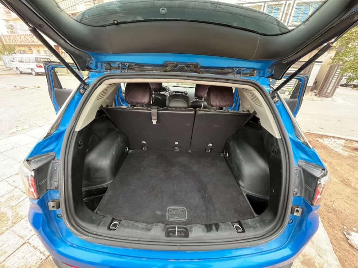 السلام عليكم للبيع جيب كومباس موديل 2020 مكينه 2.4 كير  9 نمر  بجم كبس ماشيه 52261 ميل سياره جاهزه من كلشي و بأسمي حادثها بابتين من جهه السايق و شويه من الدوسه السعر 135 مكاني بغداد حي الجهاد رقمي ***********
