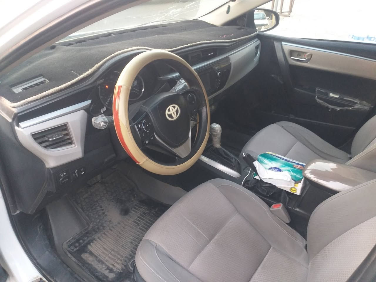 للبيع تويوتا كورلا 2015 وارد ضرر بنيد وجاملغ امامي فقط للستفسار اكثر اتصل***********
