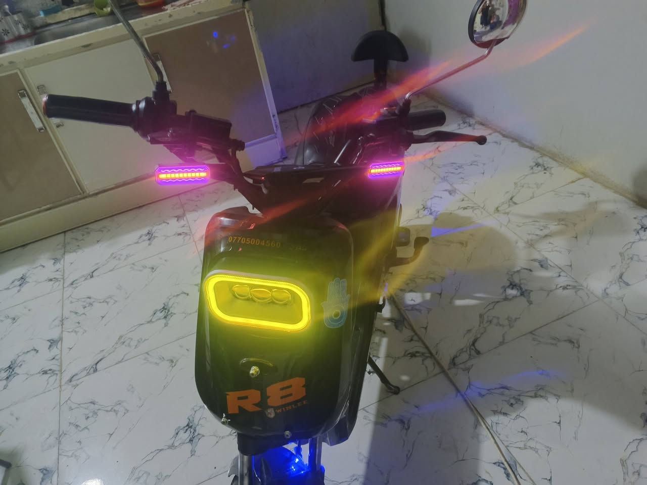 للبيع R8 نظيفه جدا بيها نظام R 
كلشي شغال 
وياها سويجين وكارت 
السعر ٣٥٠
مكاني بغداد الدوره 
***********
