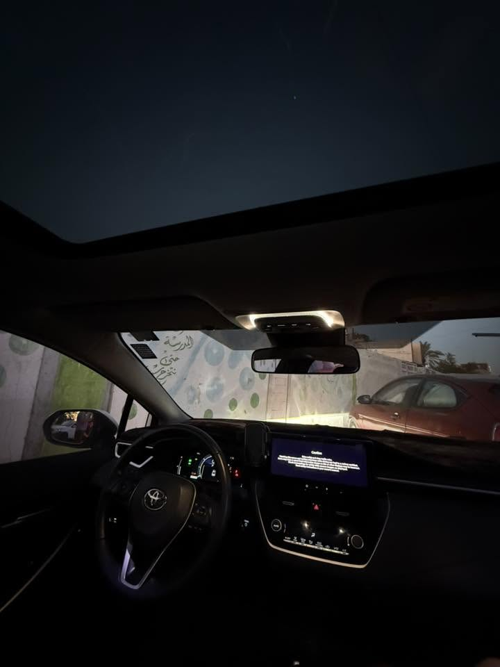كورلا موديل 2025 ماشيه 17الف بيه طخه جوه قبغ بانزين محدده بل صور تلكاها وباقي مكفوله لا صبغ لا بارد هاي تصلح حته صبغها مواكع  اريد بسمي سياره شرط تحويل مابيع اله عقدمروري. موصفات فول فتحه بصمه رادار هاي كلهه 
***********
