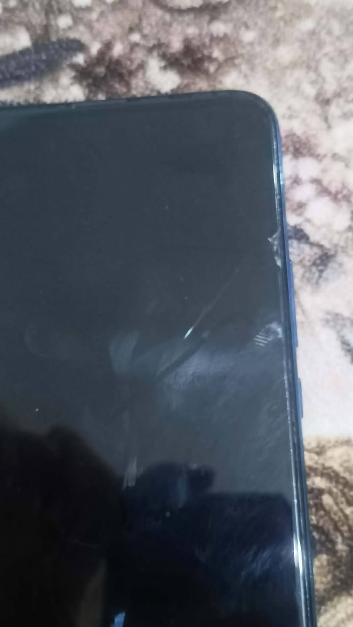 السلام عليكم 
جهاز Y9(برايم) 
الجهاز مثل ما موضح بل صور
جهاز نضيف
للبيع ادفع سعر عجبني ابيع 
المو شراي لا يعلق


**إذا كنت صاحب هذا الإعلان وتريد حذفه لأي سبب، رجاءا أرسل رسالة إلى الدعم الفني**