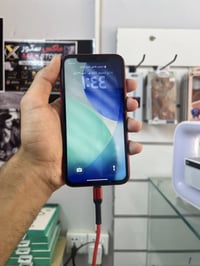 ايفون ١١ احمر • ١٢٨ • بطارية ٧٠٪