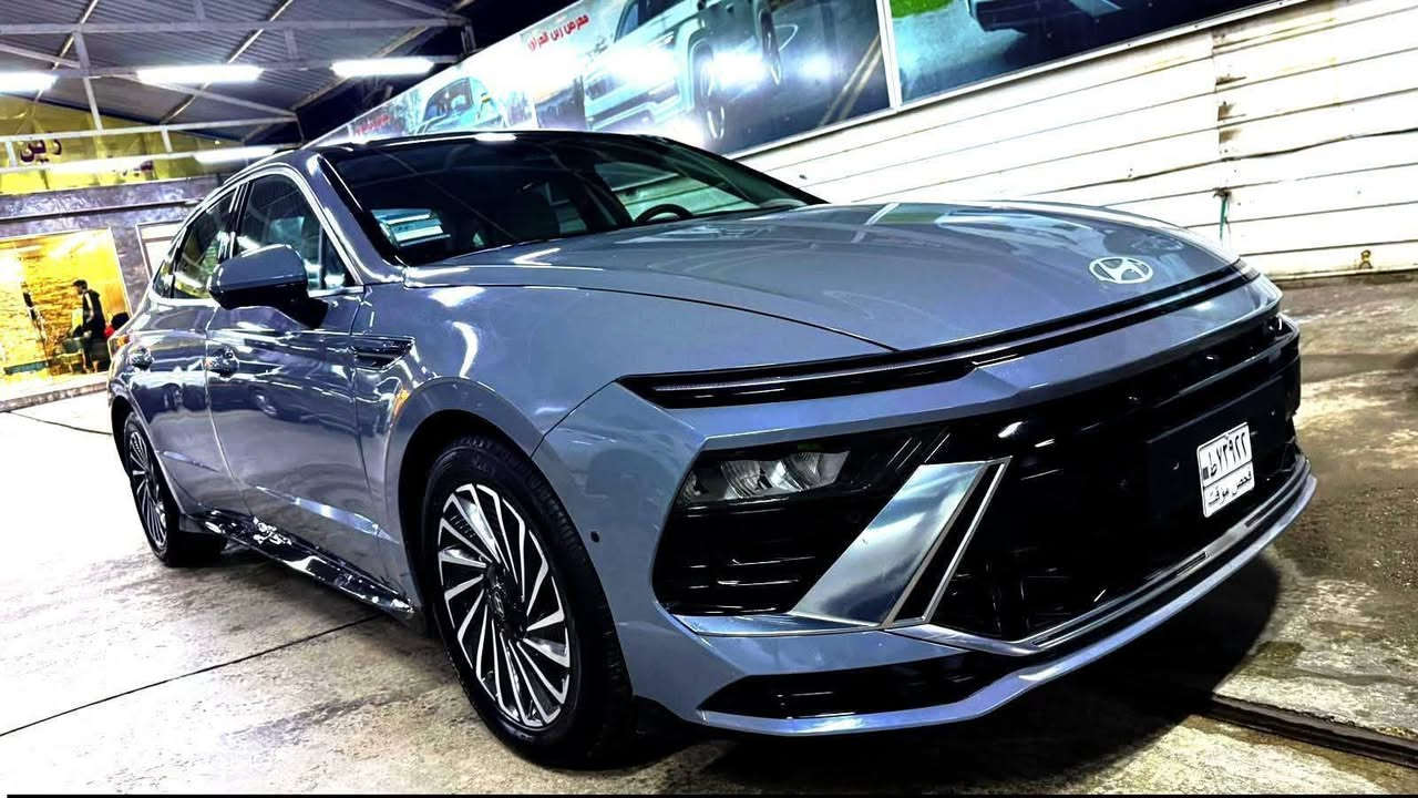 سوناتا ليمتد هايبرد 25
أعلى فئه فول مواصفات 
بعدها زيرو ماشيه ٢٢٠ ميل فقط 
حادث بنيد وجاملغ والبنيد تبدل نفس الون 
سياره تترقم مجاني فقط رسوم التسجيل 

سعر مناسب للشراء

+9647700600655
