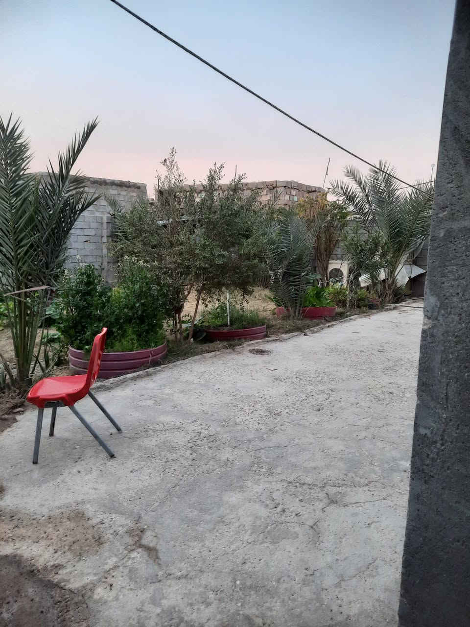 السلام عليكم بيت للبيع ٣٢٢ متر جنس العقار طابو صرف جاي نشتغل بالتطويب البيت يحتوي على غرفتين كبار واستقبال وصاله كبيره ومطبخ كبير ومطبخ حار صحيات داخليه وخارجيه السعر ٤٦ وبي مجال  بيه كراج سياره حديقه تعديل عنوان الدار خير دور الاكراد عليها خط كيات مدارس مجاري وسبيس كافة الخدامات


**إذا كنت صاحب هذا الإعلان وتريد حذفه لأي سبب، رجاءا أرسل رسالة إلى الدعم الفني**