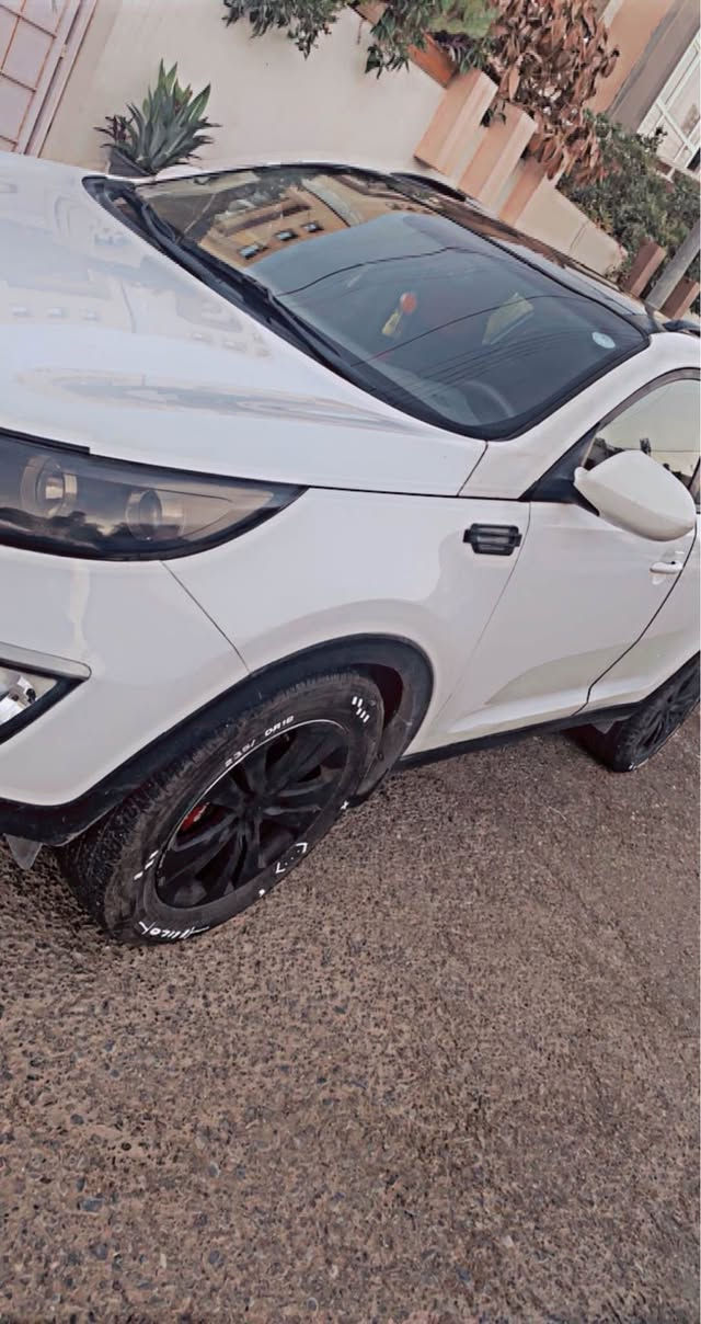 البيع او مراوس

كيا سبورتج 12 خليجي فول مواصفات بنوراما عدا البصمه
تبريد ثلج كير مكينه كفاله.  السياره بيها قطعتين جاملغ وباب ورصعه بصندوك 
بدون دواخل السياره ماشيه ٢٠٠ الف 
رقم اربيل باسمي تحويل ثاني يوم 
مكان السياره اربيل 
السعر ١٢٨ بيها مجال بسيط

واتساب. *********** أربيل, العراق
