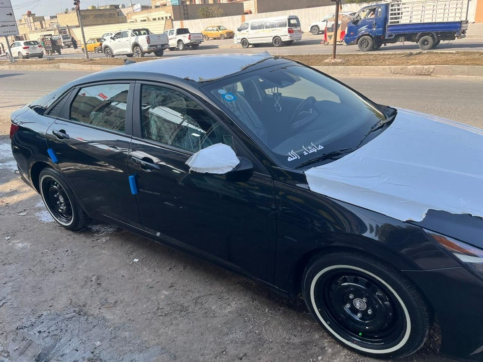 السلام عليكم سيارة النترا مديل ٢٠٢٣ بابتين مصبوغات نفسهن وبنيد متبدل سيارة جديدة ربع ما تصرف عليها السعر ١٣٥ ورقة تخم تاير جديد العنوان بغداد حي القاهرة للاستفسار ***********
