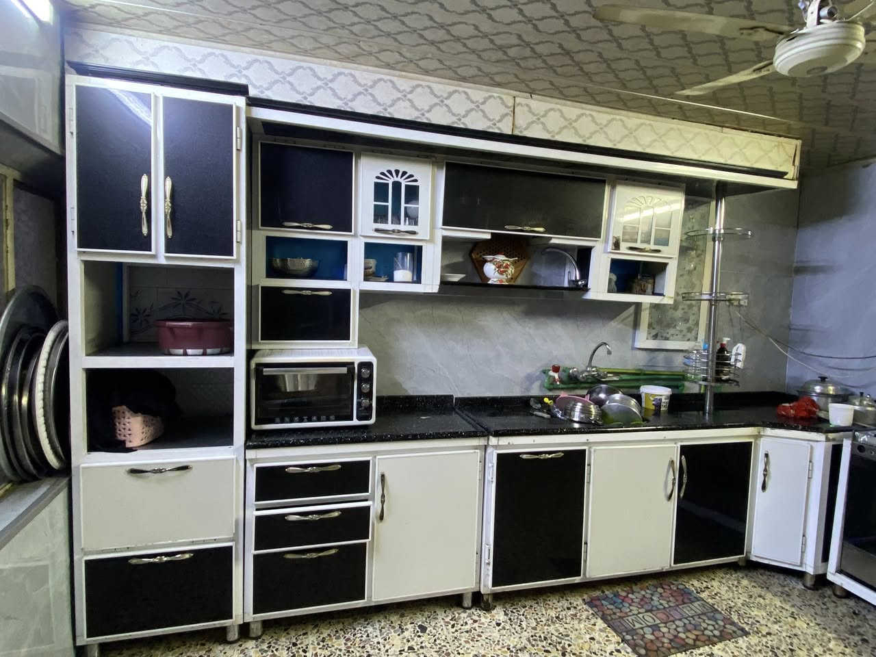 كاونتر للبيع النضافه ٩٩٪؜المكان مدينه الصدر الاستفسار *********** السعر ٤٥٠بي مجال
